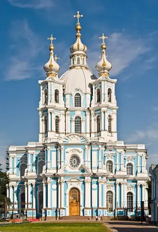 Смольный собор — Петровское и елизаветинское барокко