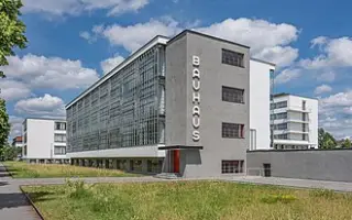 Здание Баухауса — Баухаус и интернациональный стиль