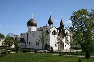 Марфо-Мариинская обитель — Русский и неорусский стиль