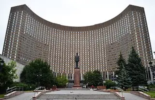 Гостиница «Космос» — Советский модернизм и «оттепель»